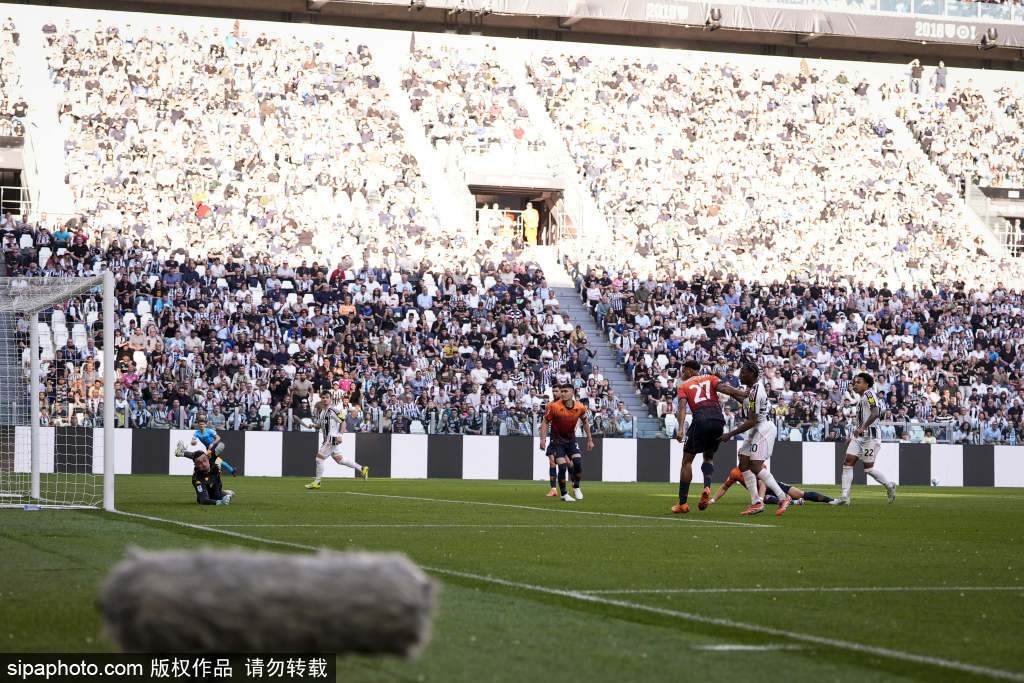 意甲大乱斗!麦肯尼一飞冲天助尤文冲刺,那不勒斯绝杀米兰搅翻争冠池!